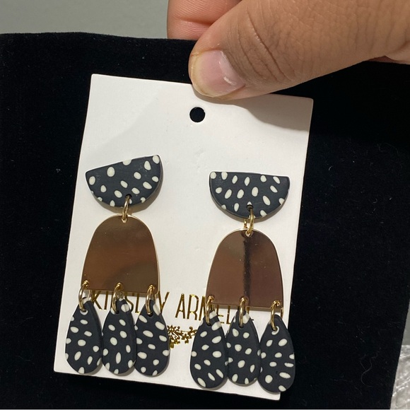 KINSLEY ARMELLE Doris Coll. Earrings, Clay Shapes, Blk/Wht w/Gold & Dust Bag - Picture 4 of 8